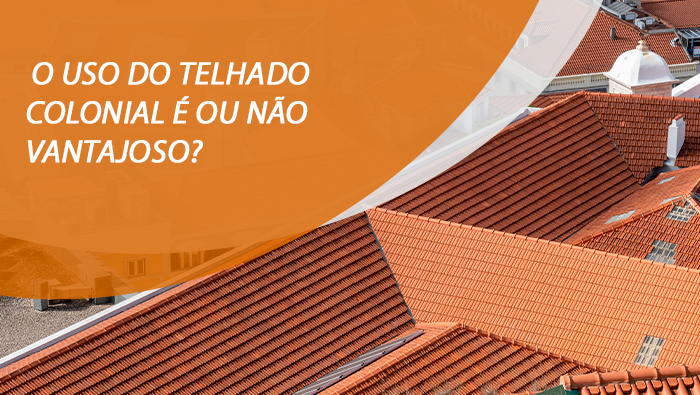 À imagem ilustra o telhado de várias casas. Os telhados são feitos de telha de cerâmica laranja.